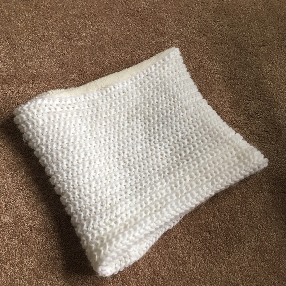 💖JUICY COUTURE💖 Infinity Scarf - Picture 4 of 6